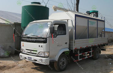 4噸散裝飼料運(yùn)輸車（河南客戶）